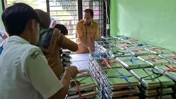 Makanan Bergizi Gratis di SMAN 2 Ngadirojo Disambut Antusias